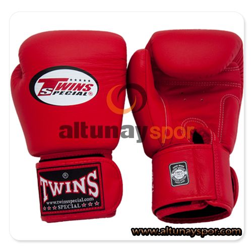 Twins Muay Thai Eldiveni - Kırmızı Twins Muay Thai Eldiveni - Kırmızı