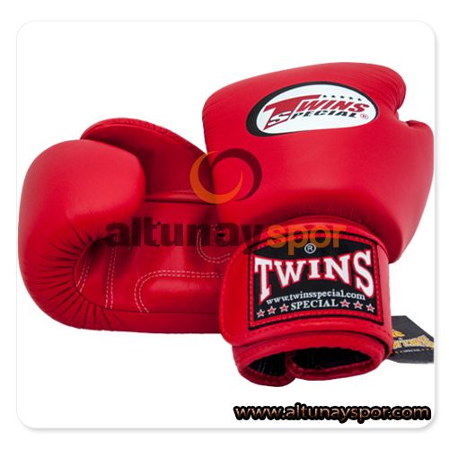Twins Muay Thai Eldiveni - Kırmızı Twins Muay Thai Eldiveni - Kırmızı